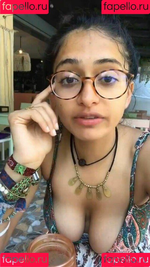 WanderingKamya Onlyfans Photo Gallery 