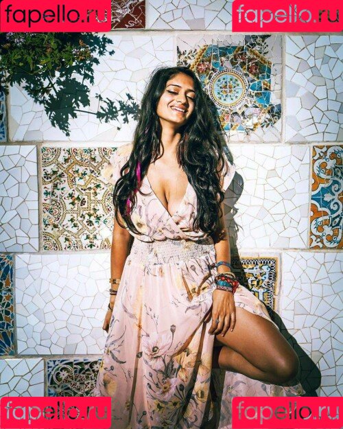 WanderingKamya Onlyfans Photo Gallery 