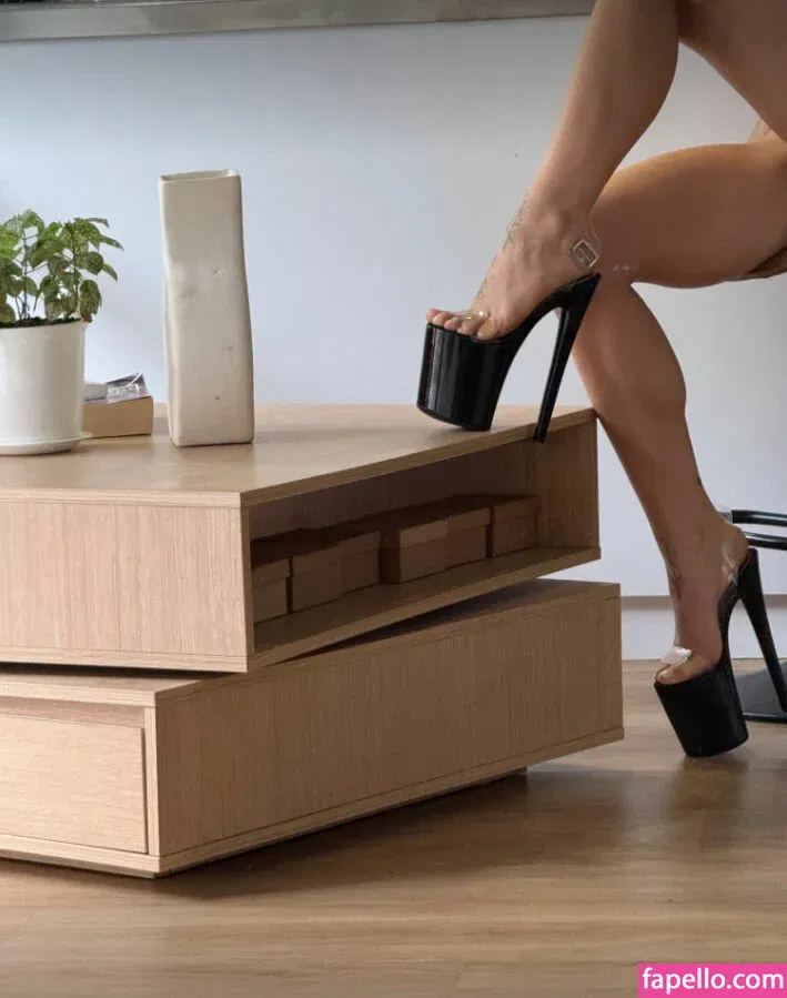 Leave The High Heels On Onlyfans Photo Gallery 