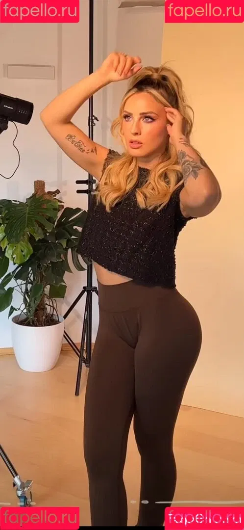 Doreen Petrova Onlyfans Photo Gallery 