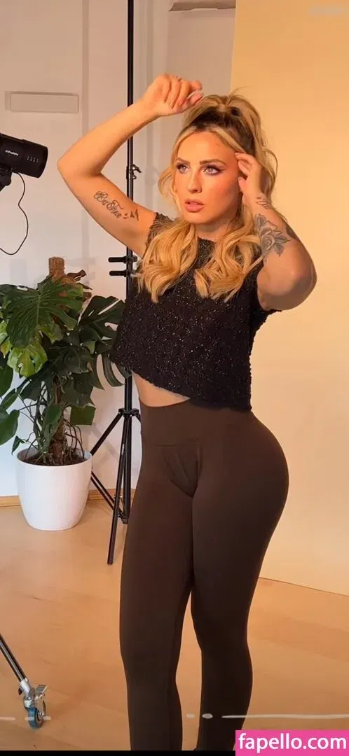 Doreen Petrova Onlyfans Photo Gallery 