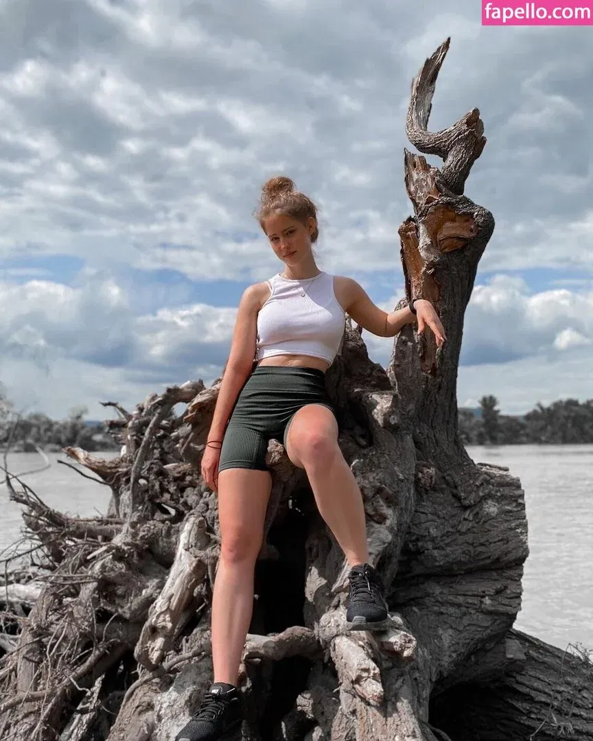 maiiara Onlyfans Photo Gallery 