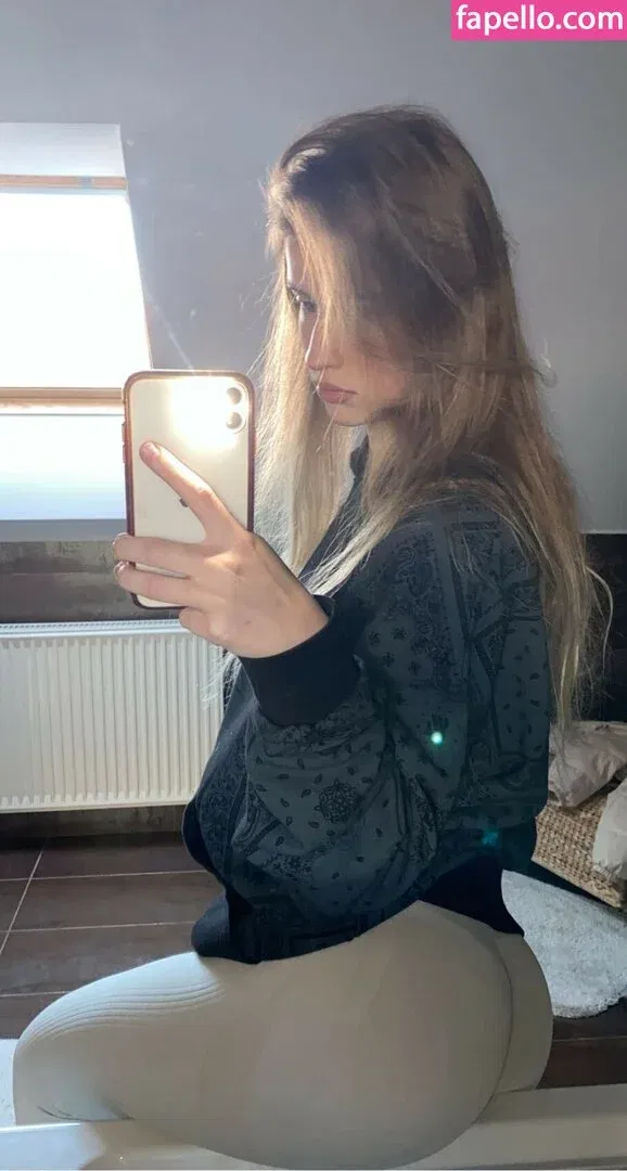 maiiara Onlyfans Photo Gallery 