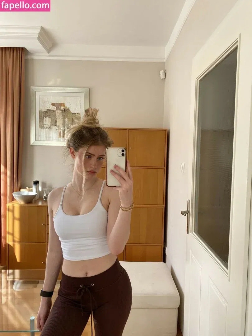 maiiara Onlyfans Photo Gallery 