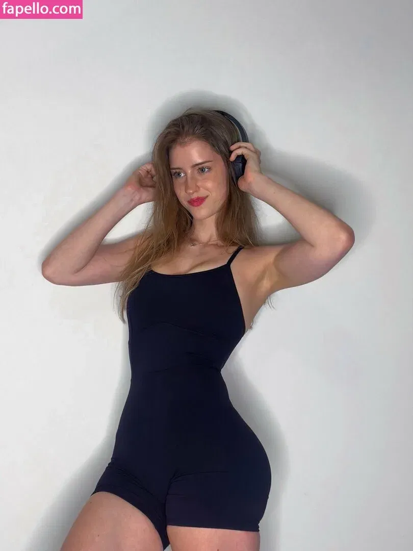 maiiara Onlyfans Photo Gallery 