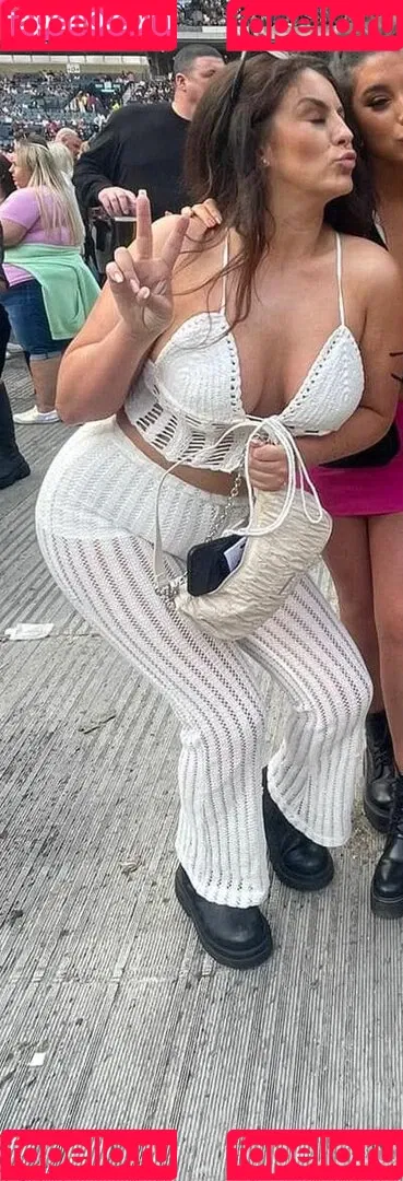 Lynsey B Onlyfans Photo Gallery 
