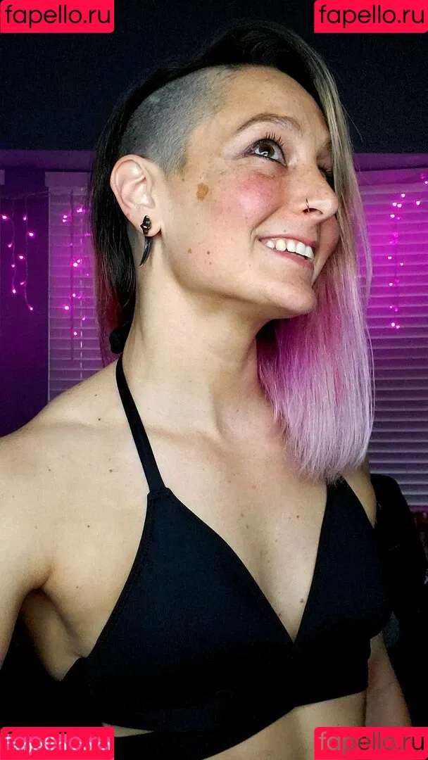 geekremixalot Onlyfans Photo Gallery 