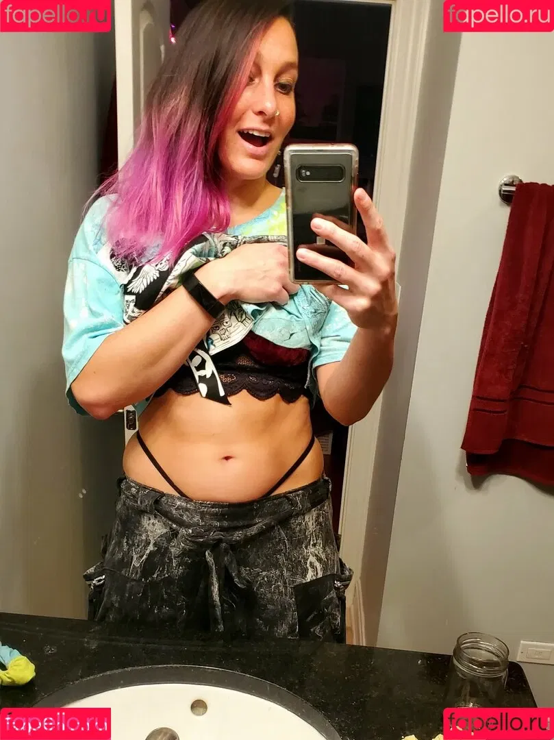 geekremixalot Onlyfans Photo Gallery 