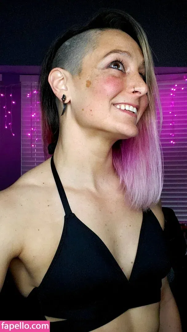 geekremixalot Onlyfans Photo Gallery 