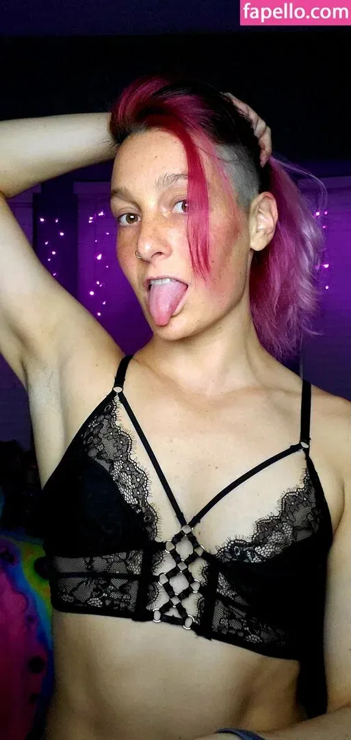 geekremixalot Onlyfans Photo Gallery 