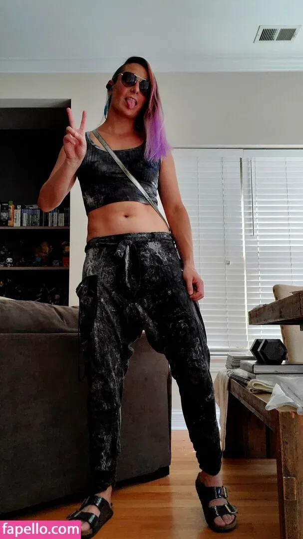 geekremixalot Onlyfans Photo Gallery 