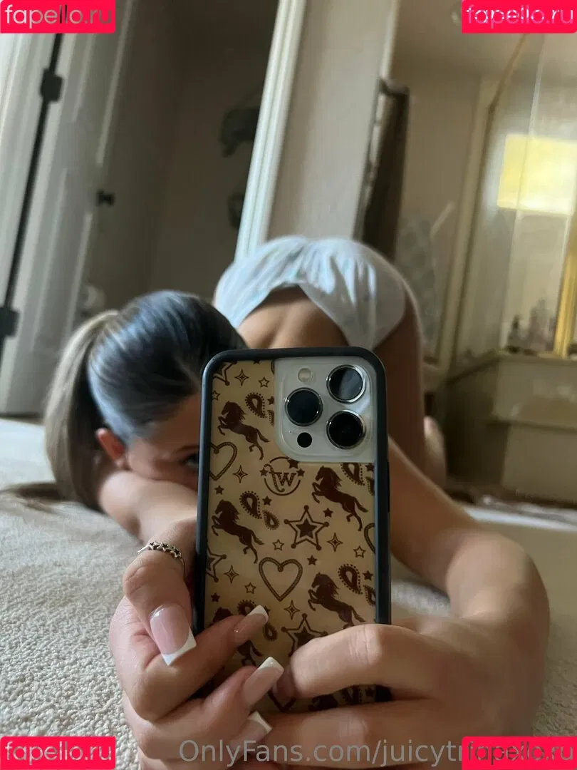 juicytrinaxoxo Onlyfans Photo Gallery 