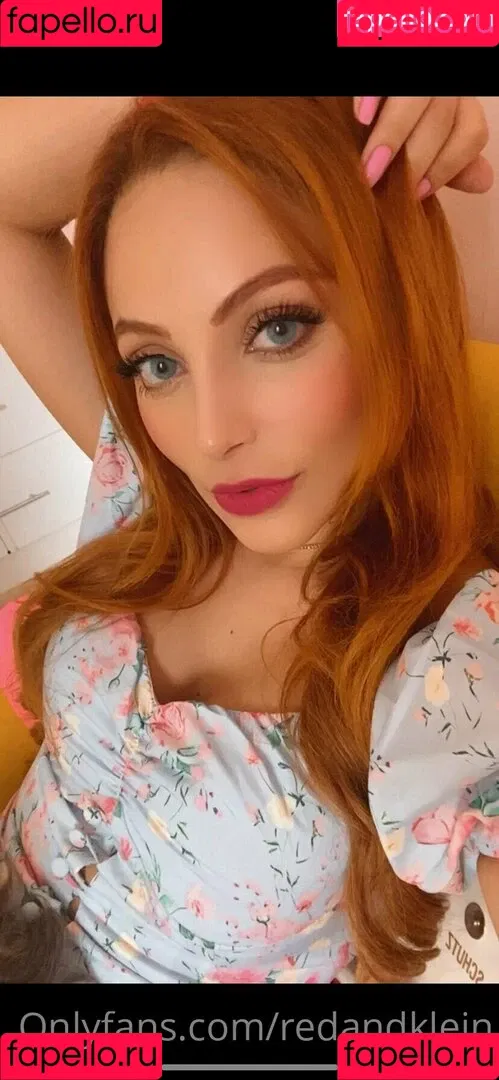 redtopmodel2022 Onlyfans Photo Gallery 