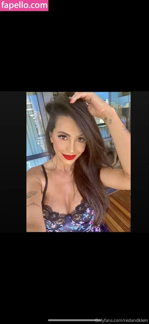 redtopmodel2022 Onlyfans Photo Gallery 