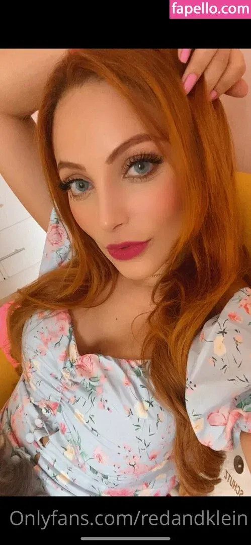 redtopmodel2022 Onlyfans Photo Gallery 