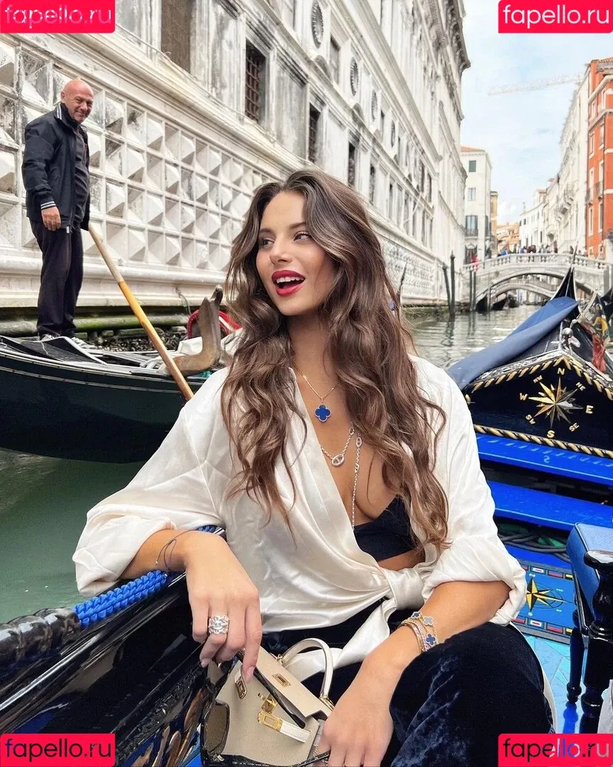 Carina Zavline Onlyfans Photo Gallery 