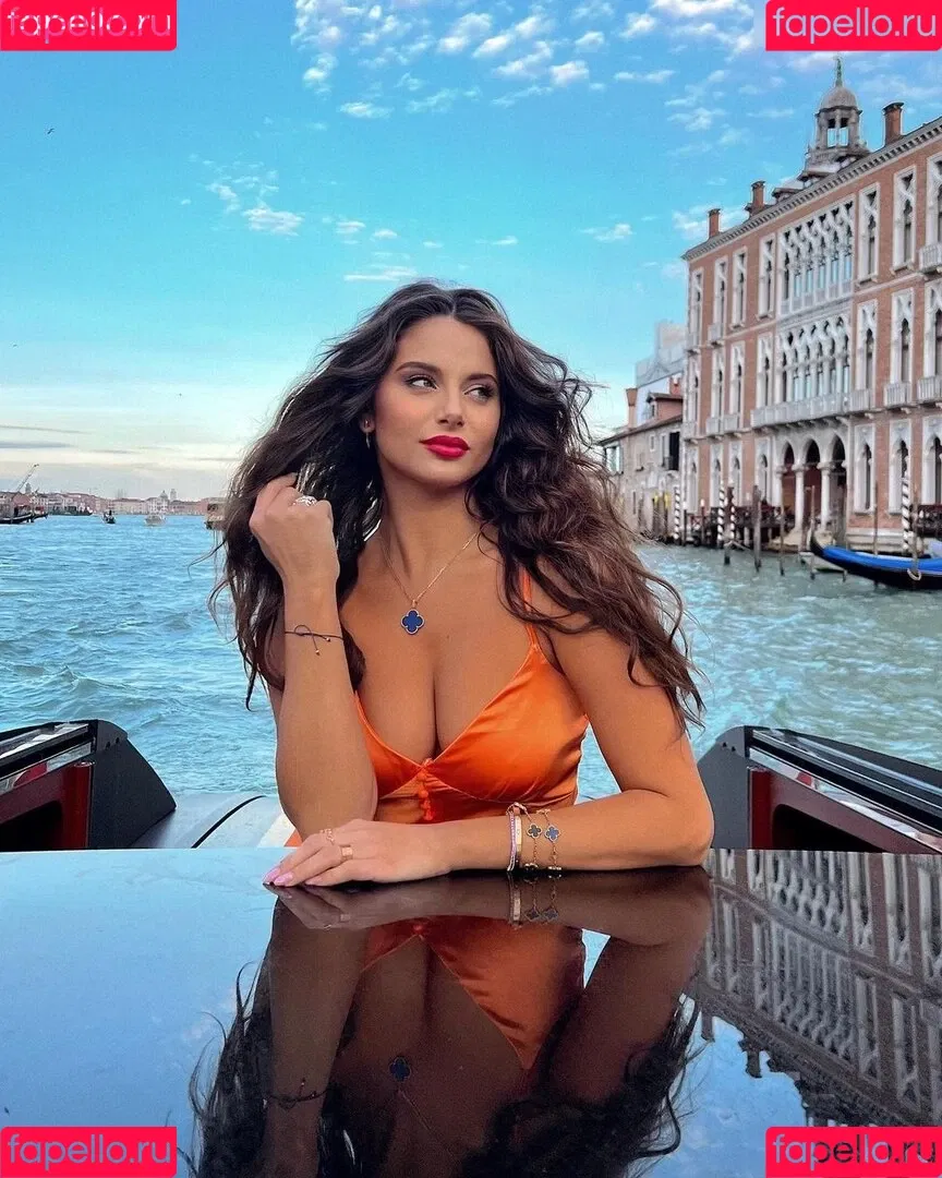 Carina Zavline Onlyfans Photo Gallery 