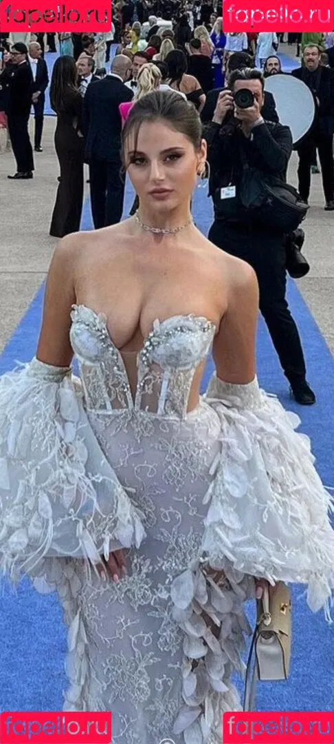 Carina Zavline Onlyfans Photo Gallery 