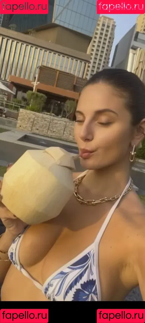 Carina Zavline Onlyfans Photo Gallery 
