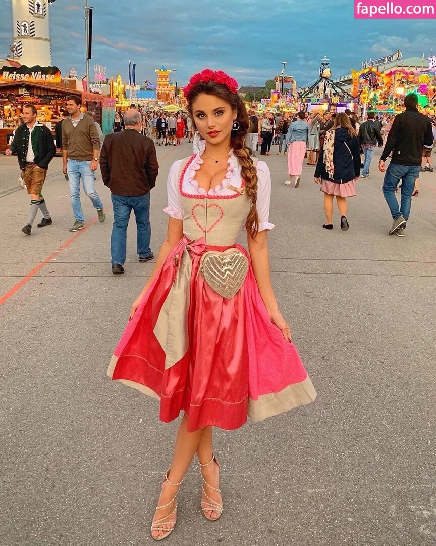 Carina Zavline Onlyfans Photo Gallery 