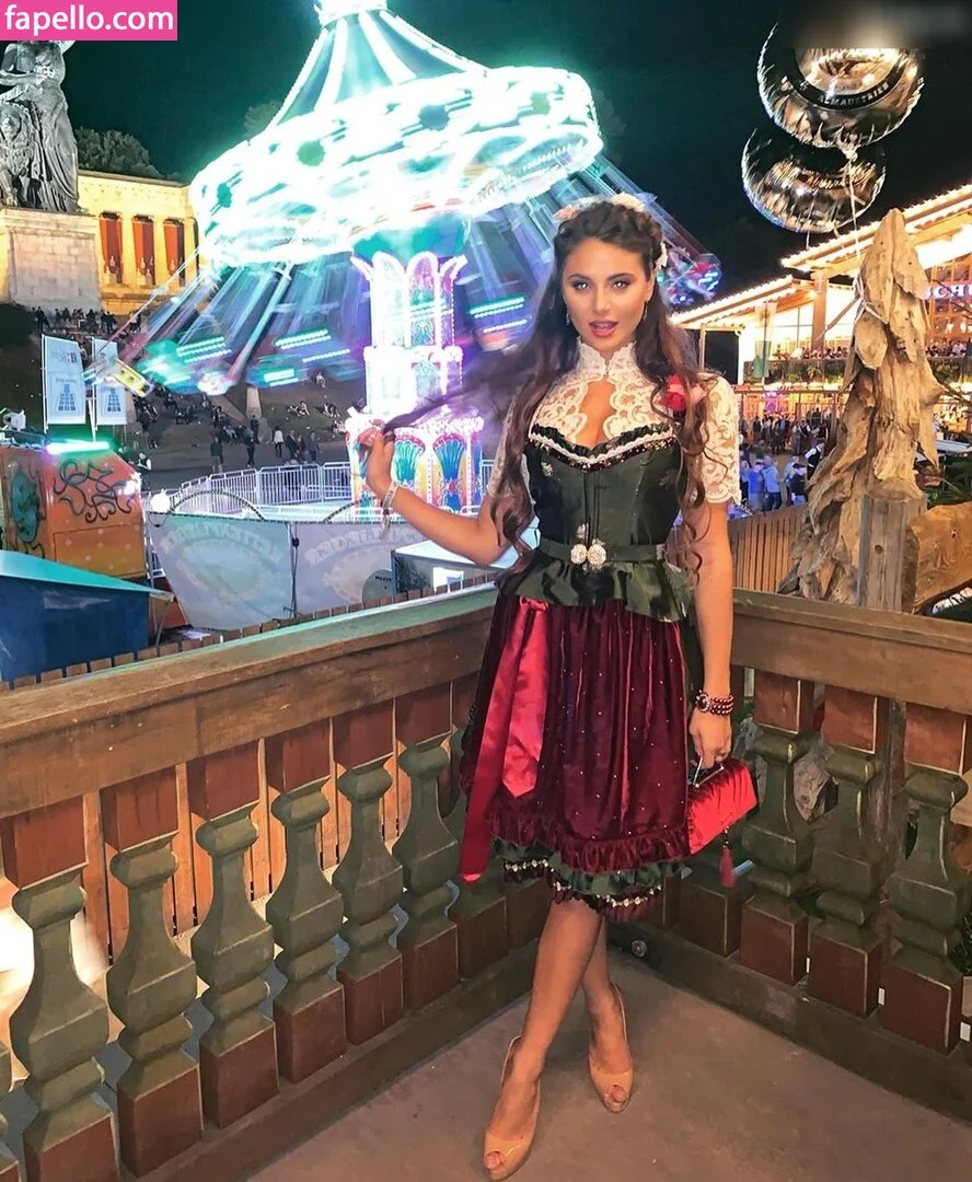 Carina Zavline Onlyfans Photo Gallery 