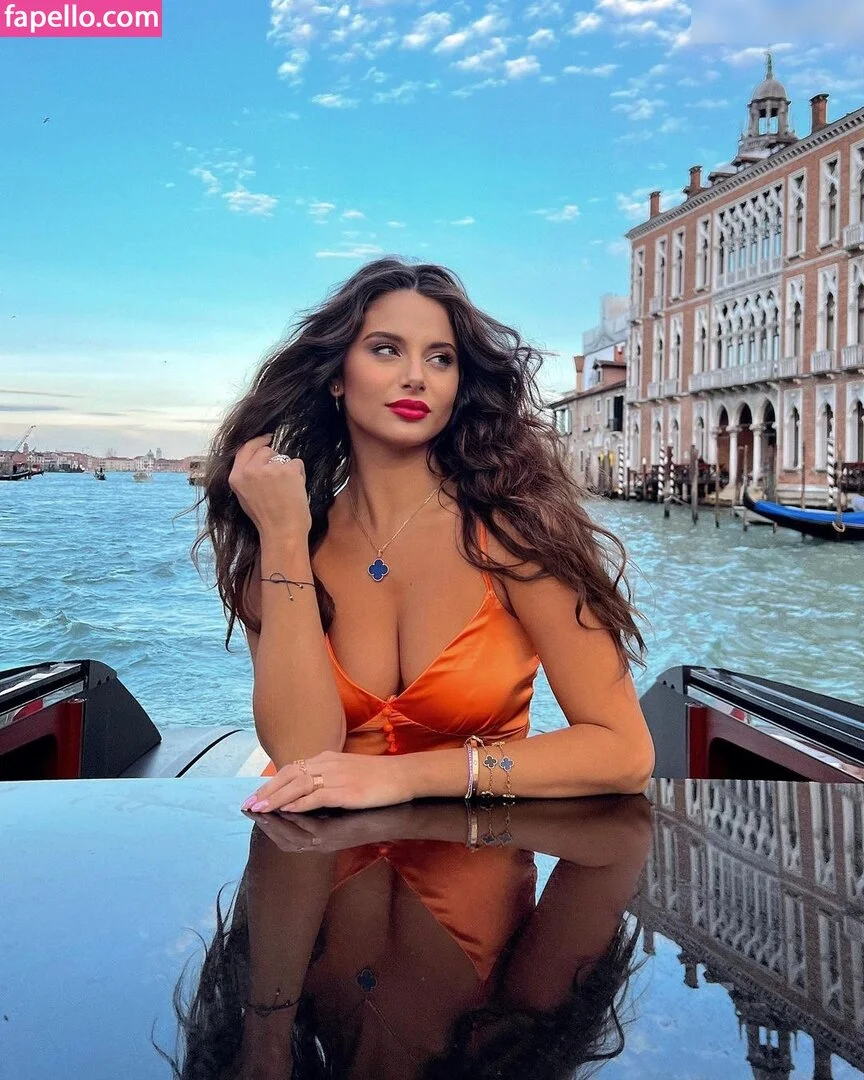 Carina Zavline Onlyfans Photo Gallery 