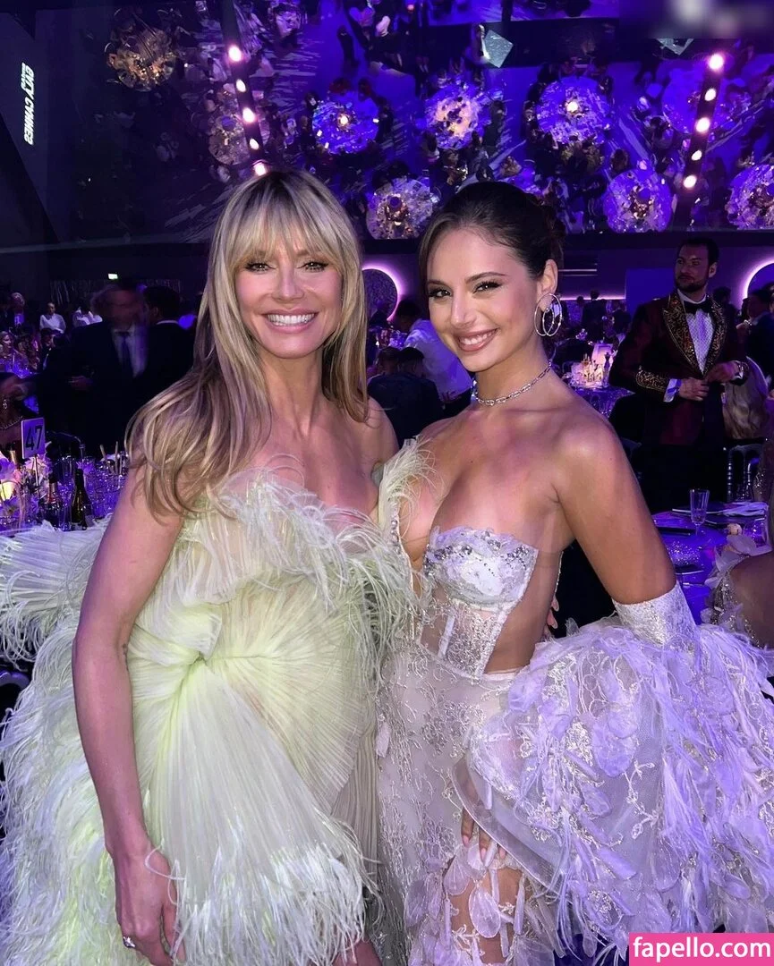 Carina Zavline Onlyfans Photo Gallery 