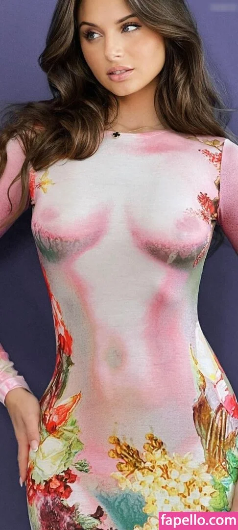 Carina Zavline Onlyfans Photo Gallery 