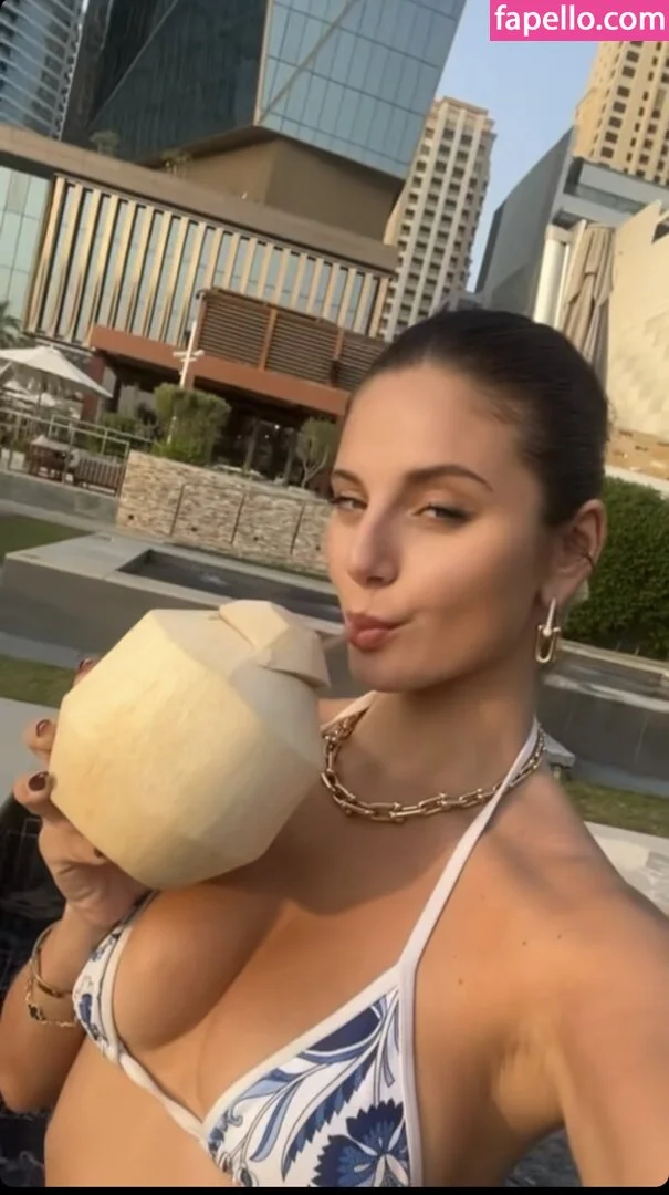 Carina Zavline Onlyfans Photo Gallery 