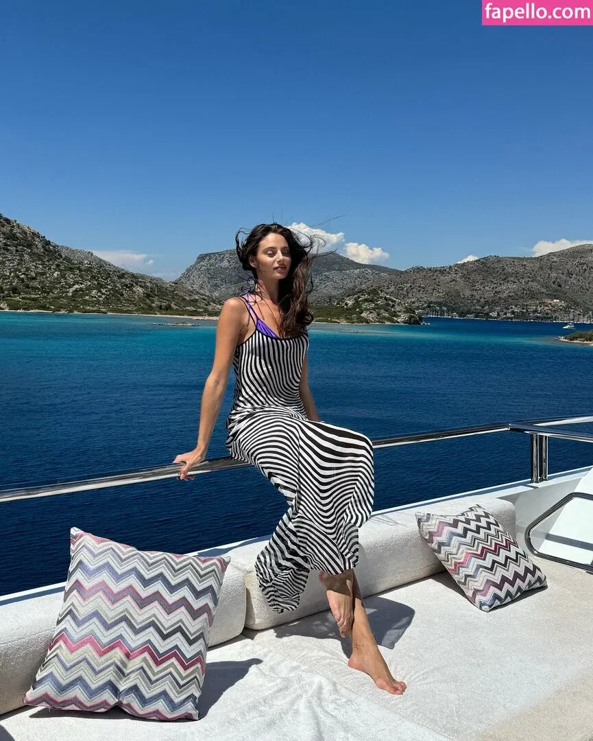 Carina Zavline Onlyfans Photo Gallery 