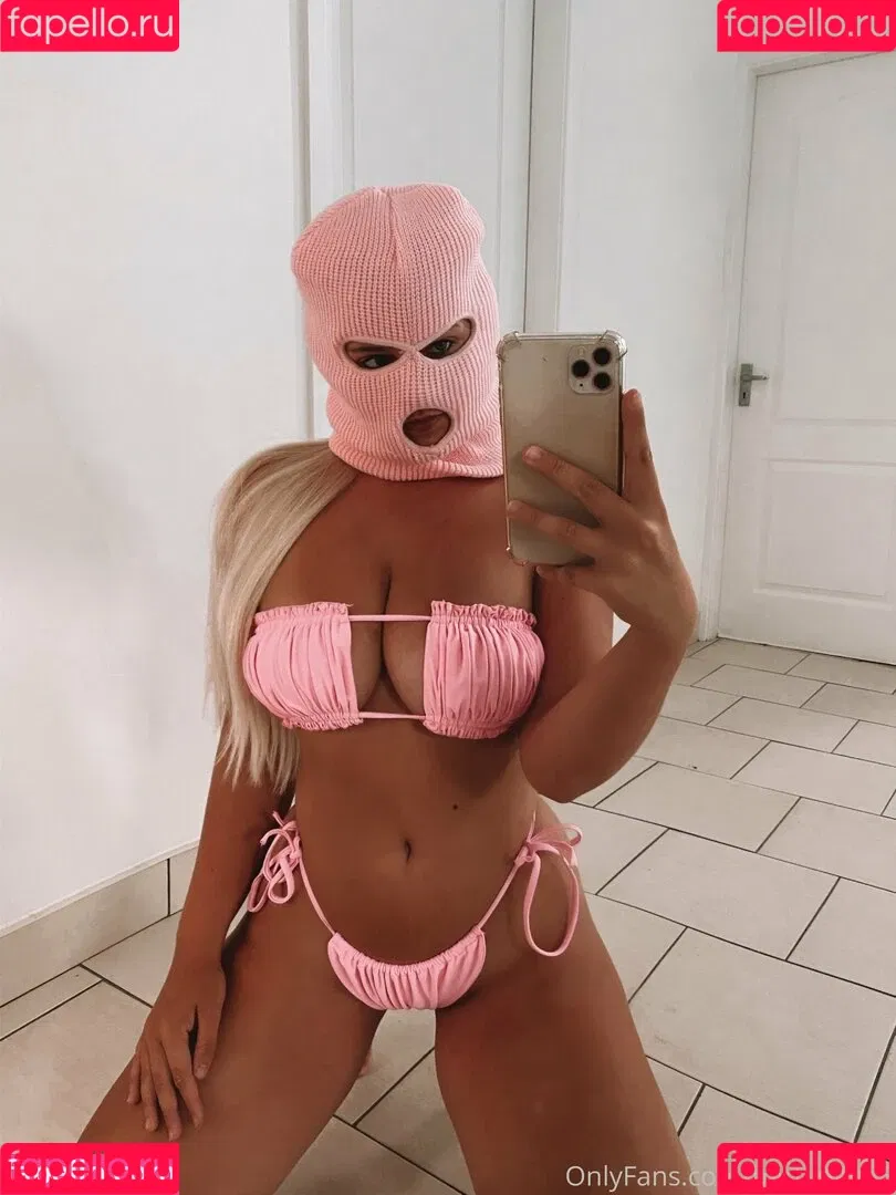 Apollonia Llewellyn Onlyfans Photo Gallery 