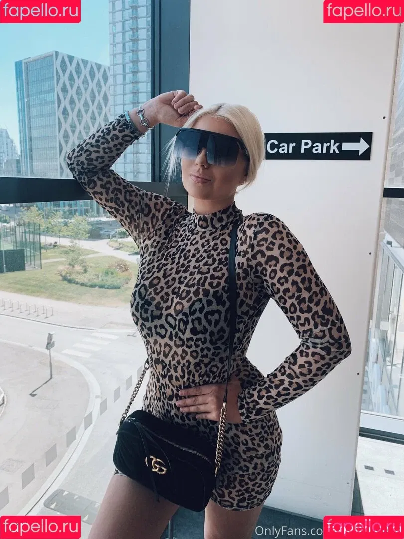 Apollonia Llewellyn Onlyfans Photo Gallery 