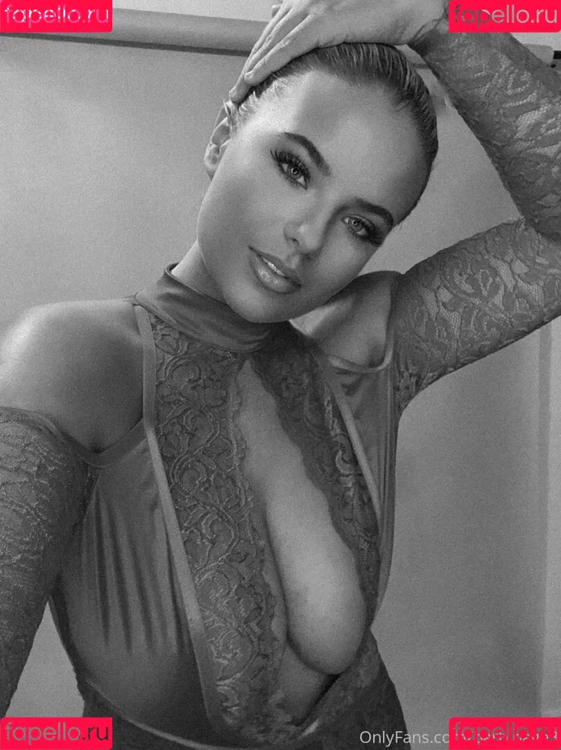 Apollonia Llewellyn Onlyfans Photo Gallery 