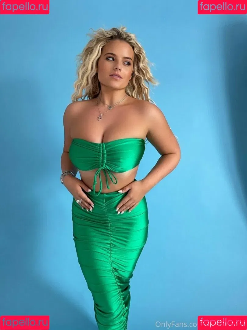 Apollonia Llewellyn Onlyfans Photo Gallery 