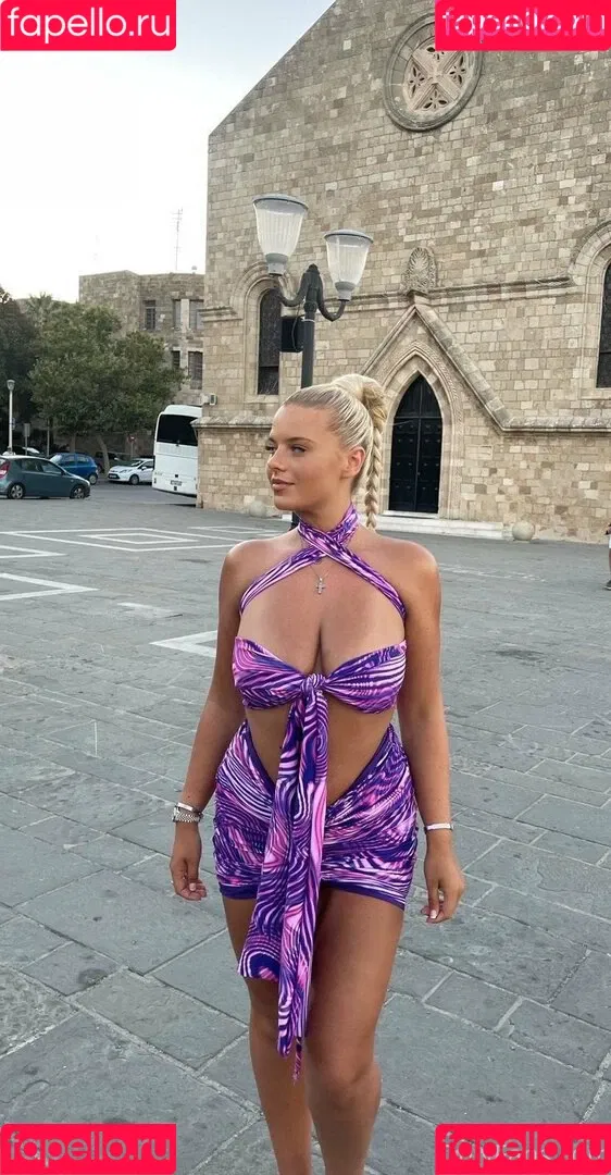 Apollonia Llewellyn Onlyfans Photo Gallery 