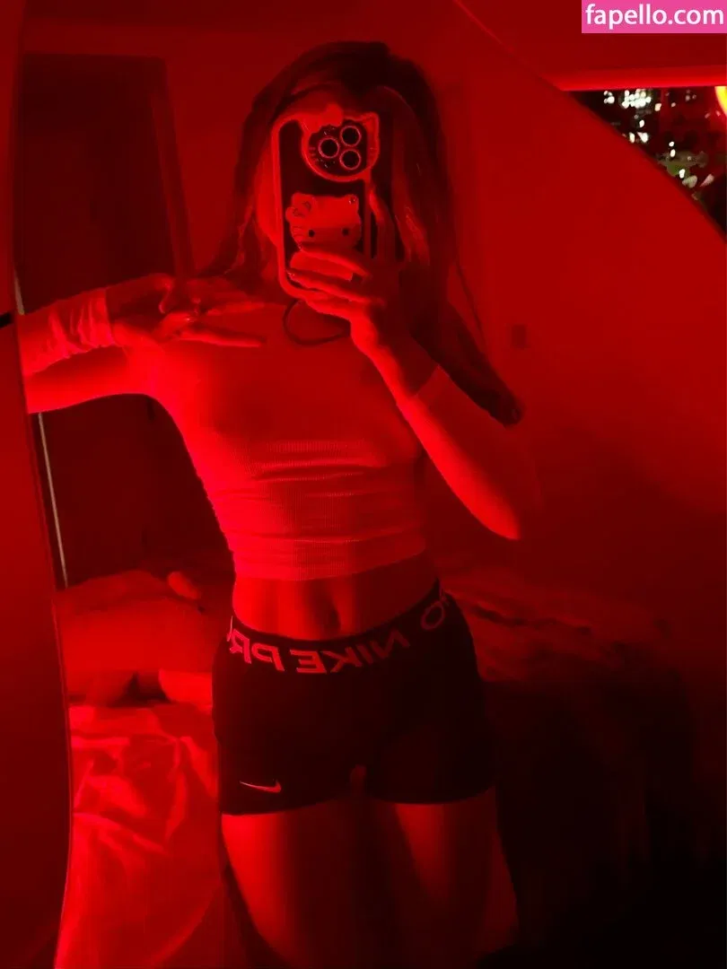 lyiax Onlyfans Photo Gallery 