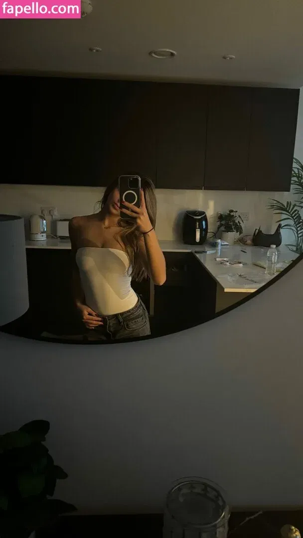 lyiax Onlyfans Photo Gallery 