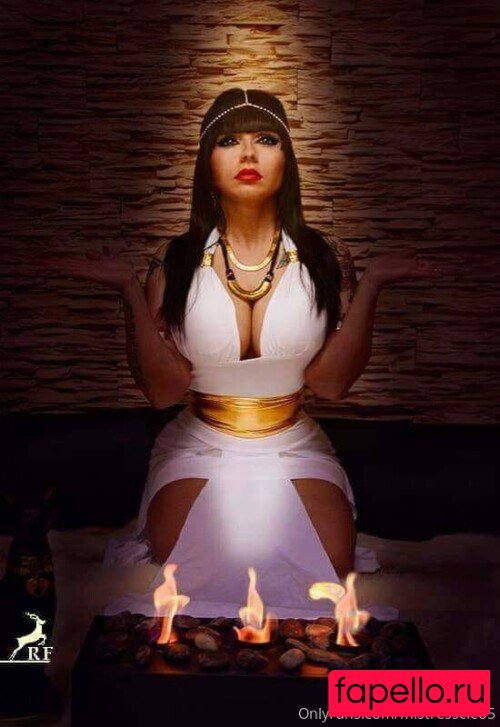 Mistress Cleopatra Nude Onlyfans Photo 44