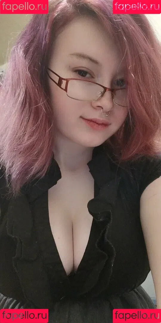littlenikky1235 Onlyfans Photo Gallery 