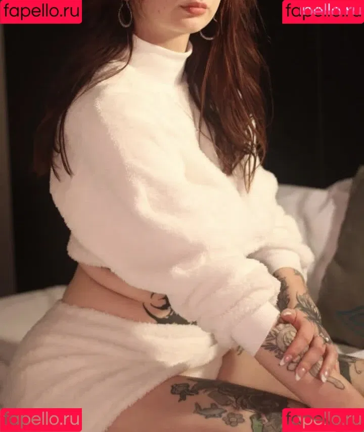 Kira-Julie Onlyfans Photo Gallery 