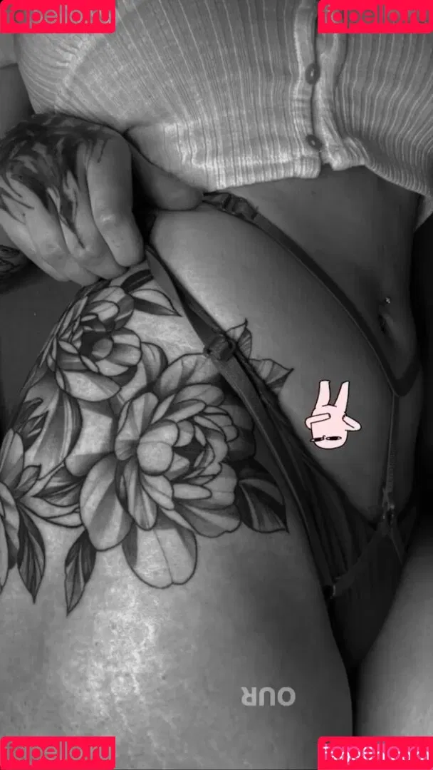 Kira-Julie Onlyfans Photo Gallery 