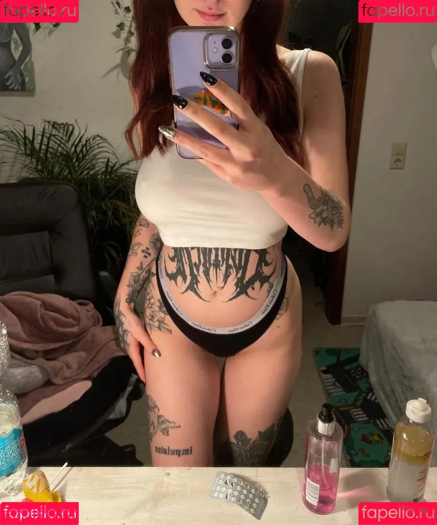 Kira-Julie Onlyfans Photo Gallery 