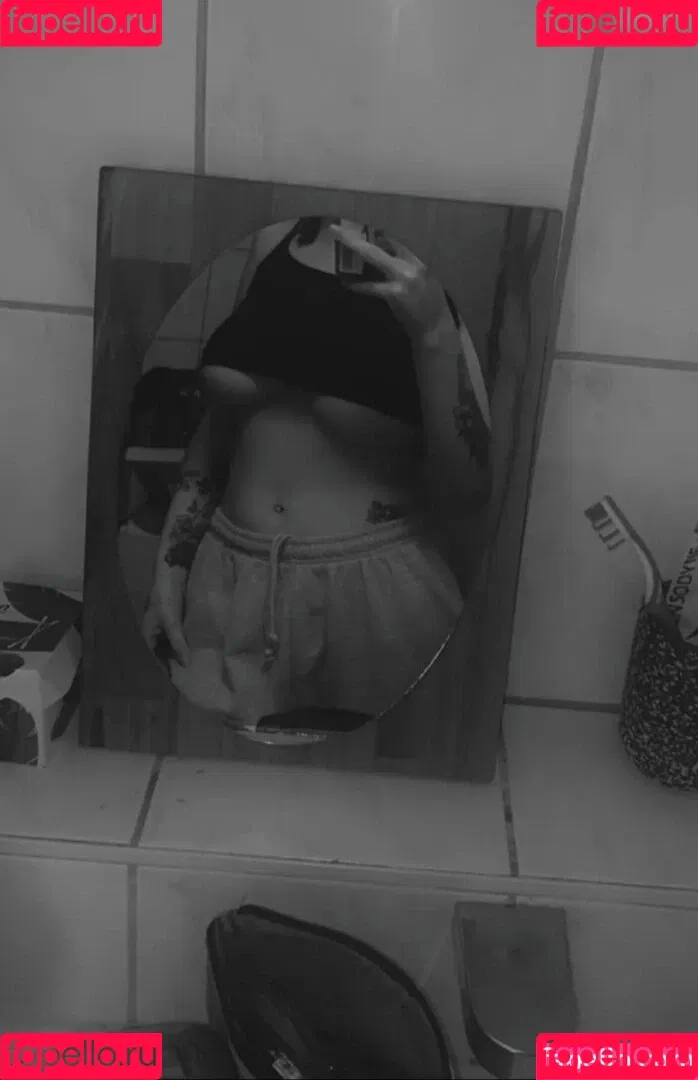 Kira-Julie Onlyfans Photo Gallery 