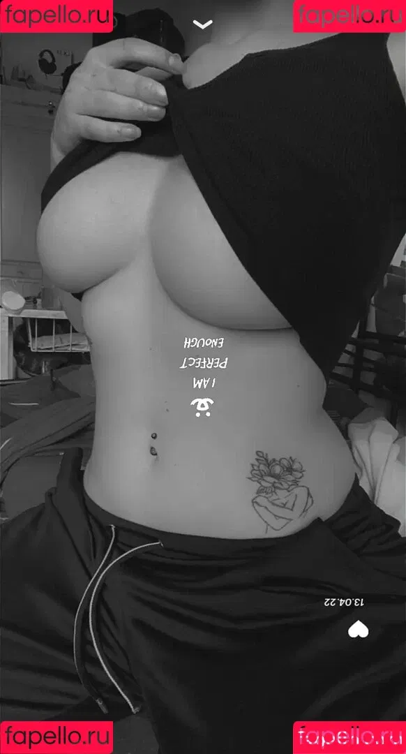 Kira-Julie Onlyfans Photo Gallery 