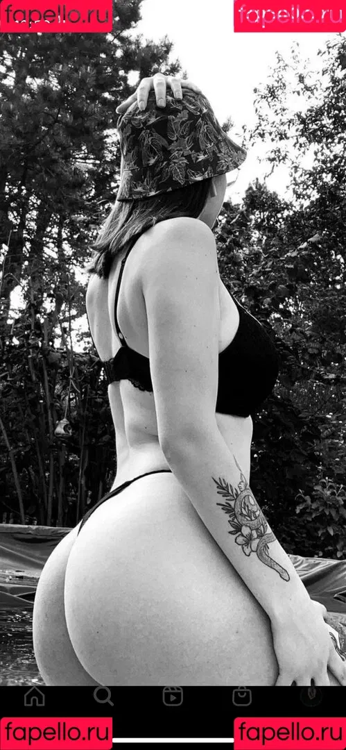 Kira-Julie Onlyfans Photo Gallery 