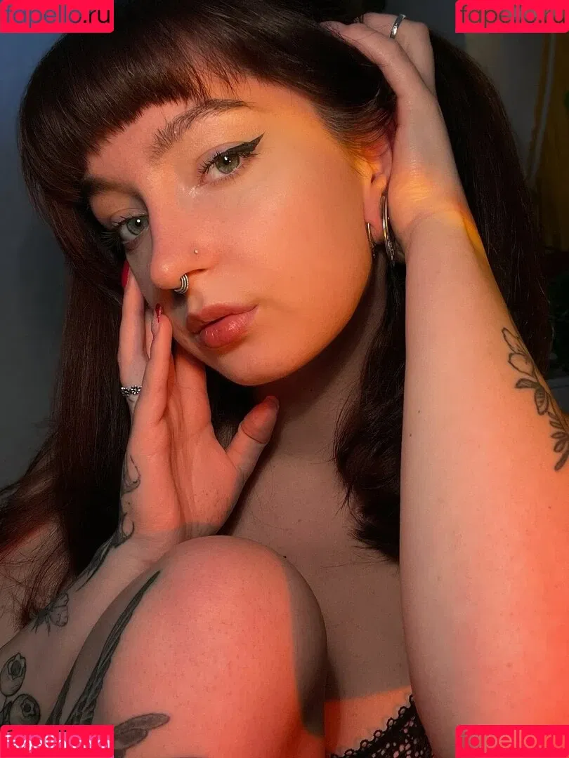 Kira-Julie Onlyfans Photo Gallery 