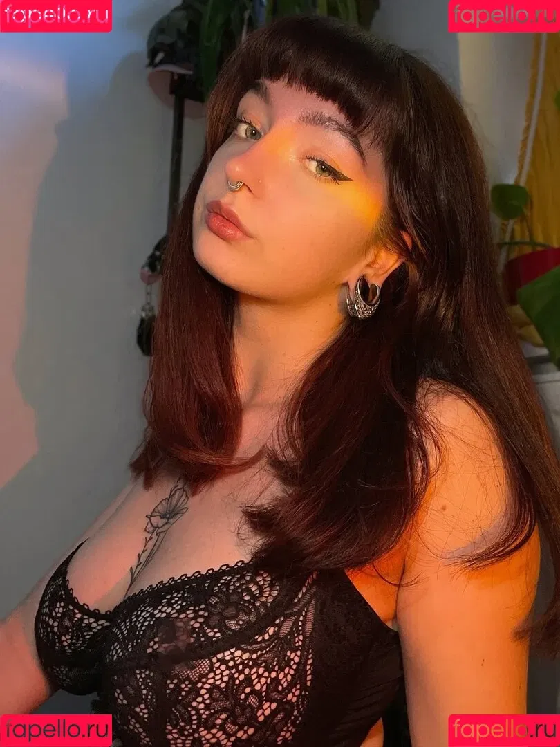 Kira-Julie Onlyfans Photo Gallery 