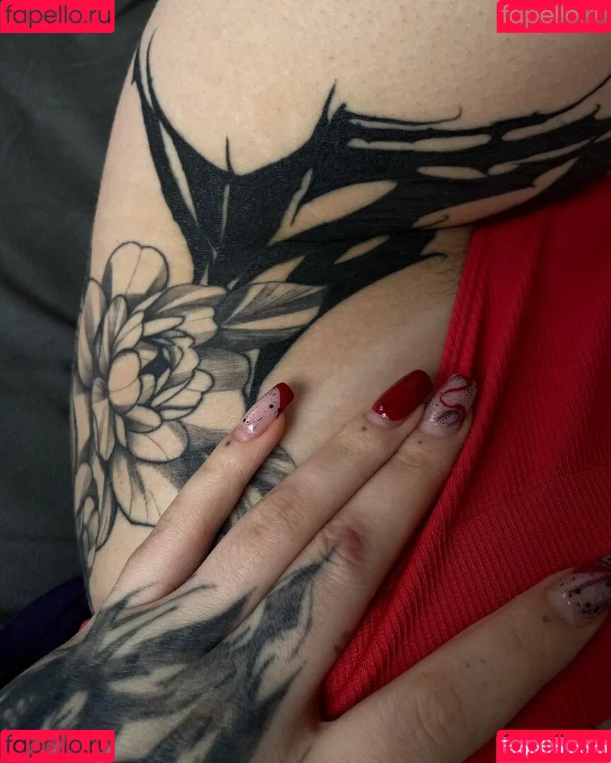 Kira-Julie Onlyfans Photo Gallery 