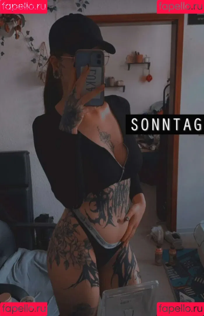 Kira-Julie Onlyfans Photo Gallery 