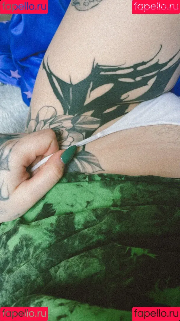 Kira-Julie Onlyfans Photo Gallery 